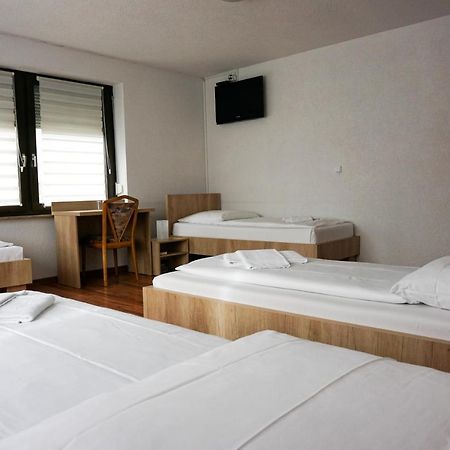 Hotel Kreuz Швебиш-Гмюнд Экстерьер фото