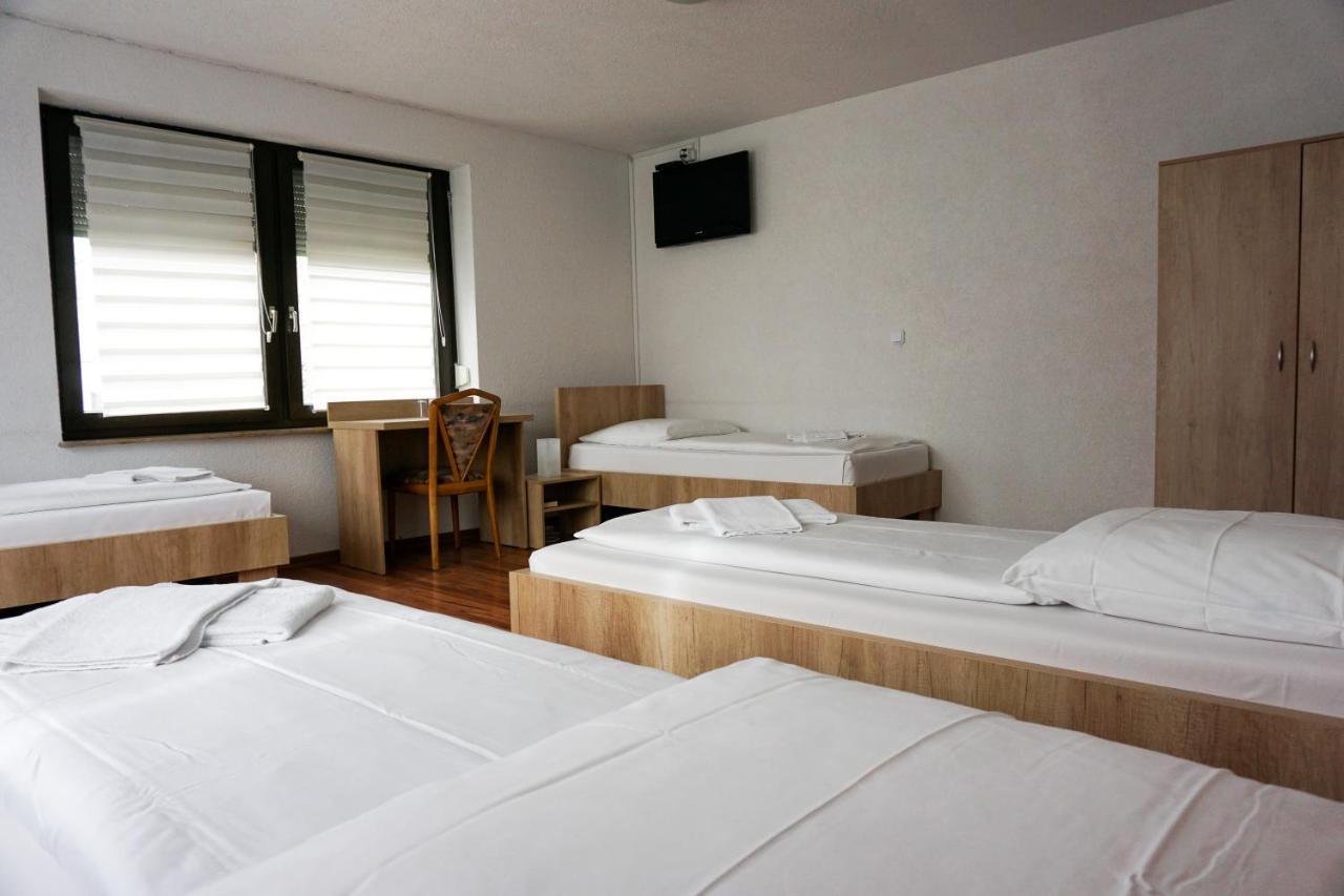 Hotel Kreuz Швебиш-Гмюнд Экстерьер фото