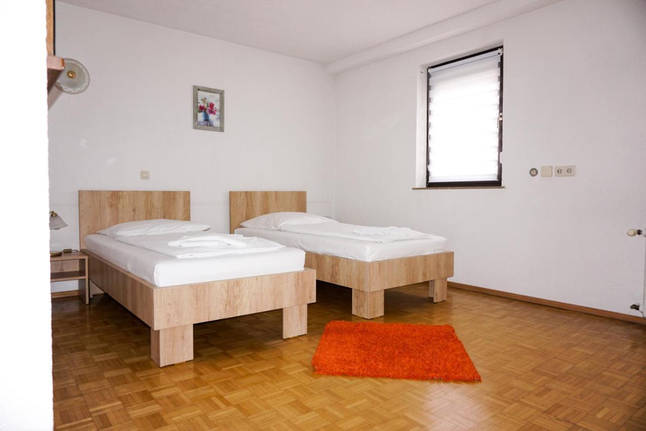 Hotel Kreuz Швебиш-Гмюнд Экстерьер фото